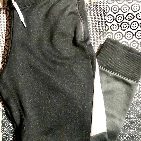 Nike joggers - Picture 1 of 7